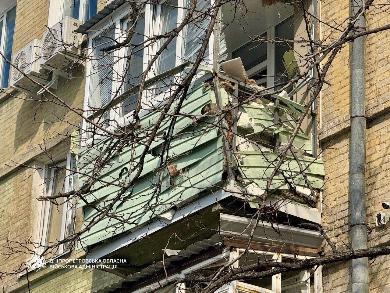 IMG_20260326_102724_879 Потрощений балкон