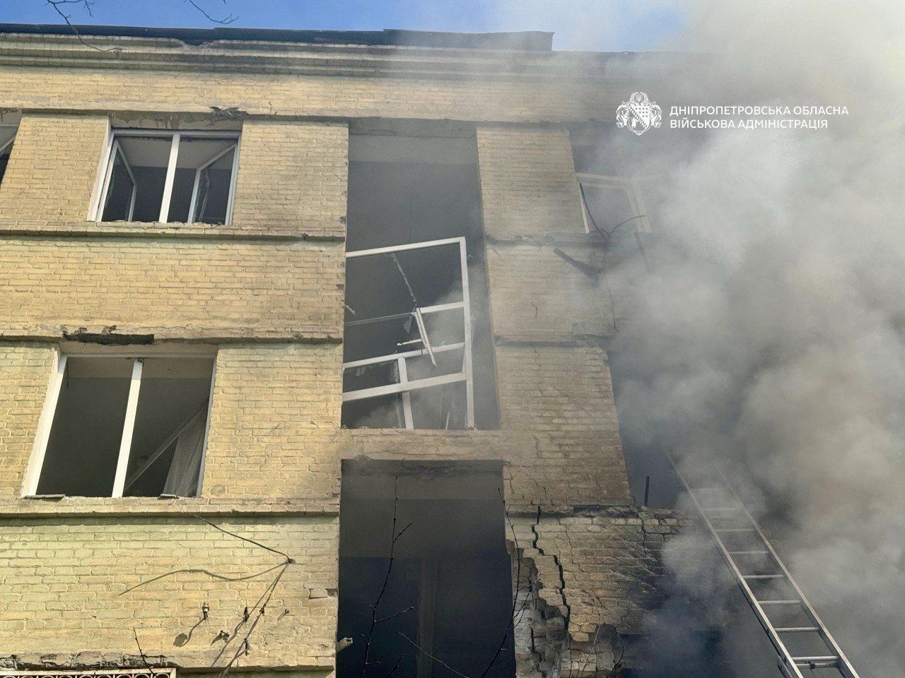IMG_20260326_102724_938 Унаслідок атаки пошкоджено багатоквартирний будинок