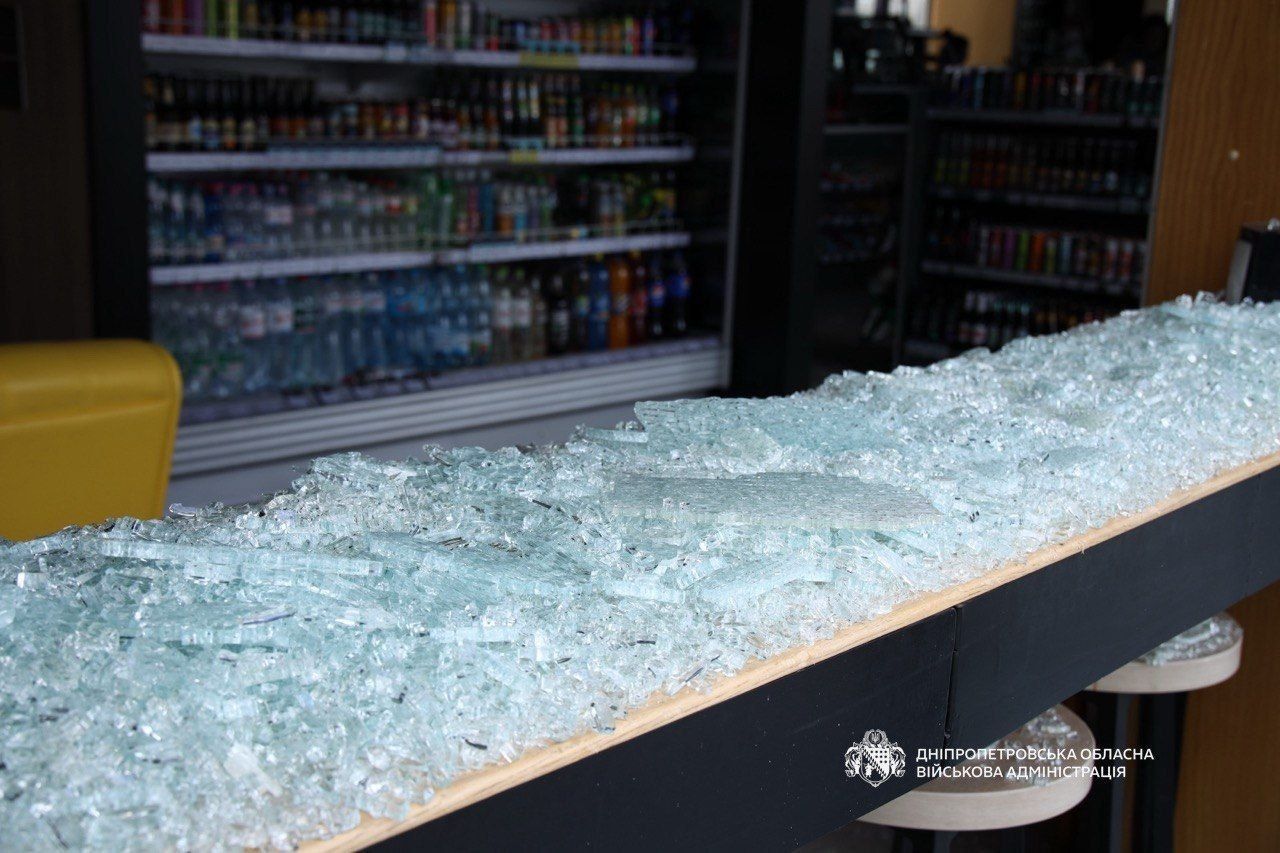 IMG_20260414_133330_647 В заведении рядом с эпицентром взрыва выбило окна