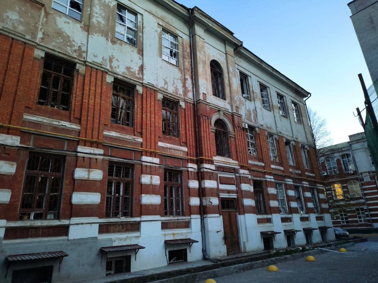 Повреждены исторические здания