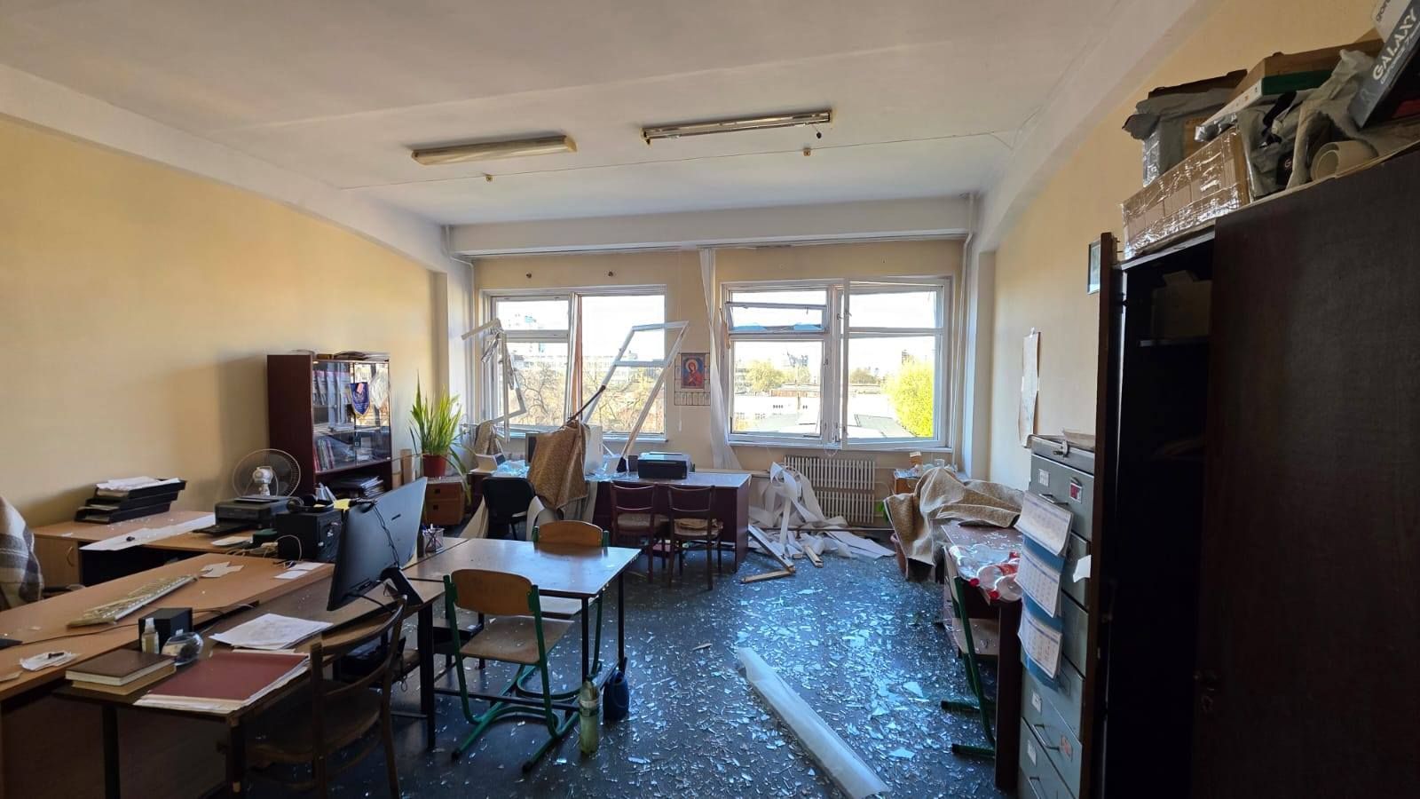 Разбитый кабинет