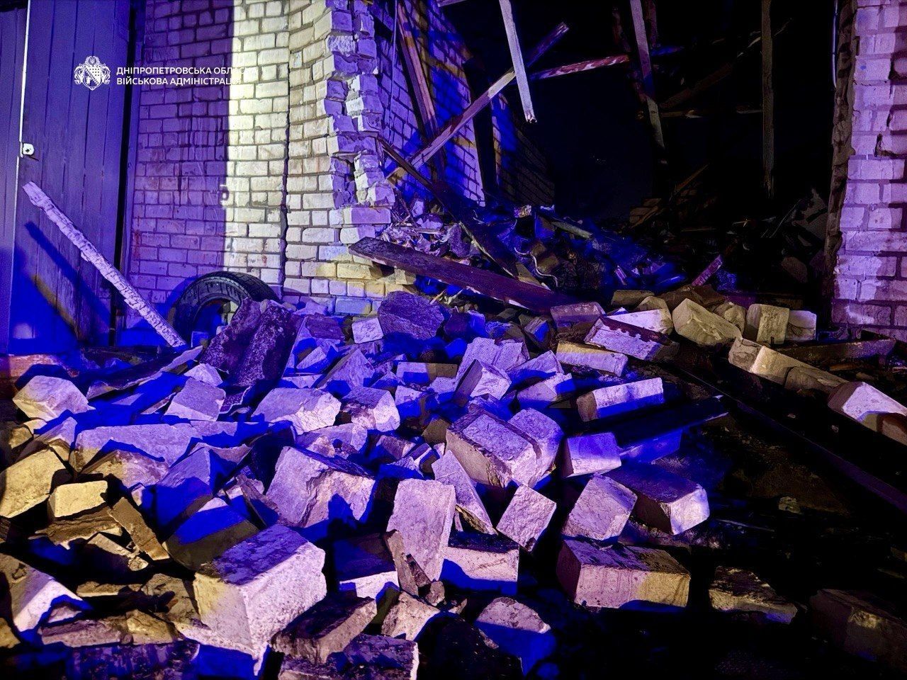 Сооружение расположено на территории учебного заведения