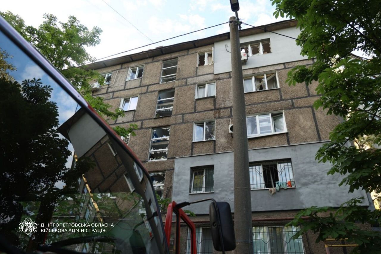 Вражеская атака на Днепр и область: 4 пострадавших и значительных разрушения