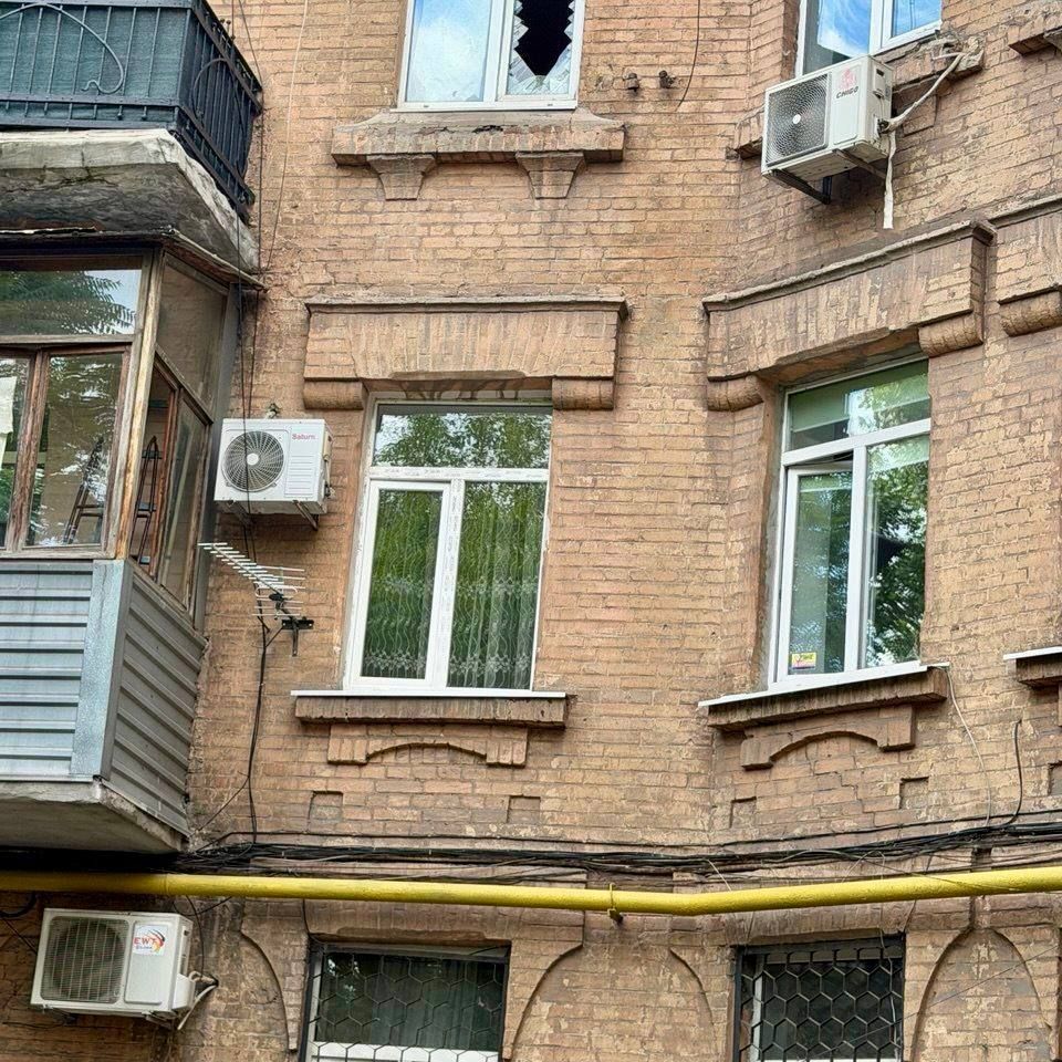 У будинках вибиті вікна