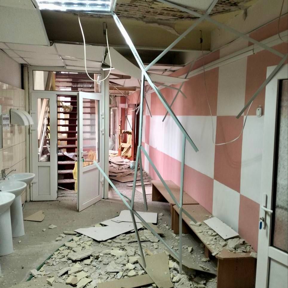 Наслідки атаки в одному з приміщень
