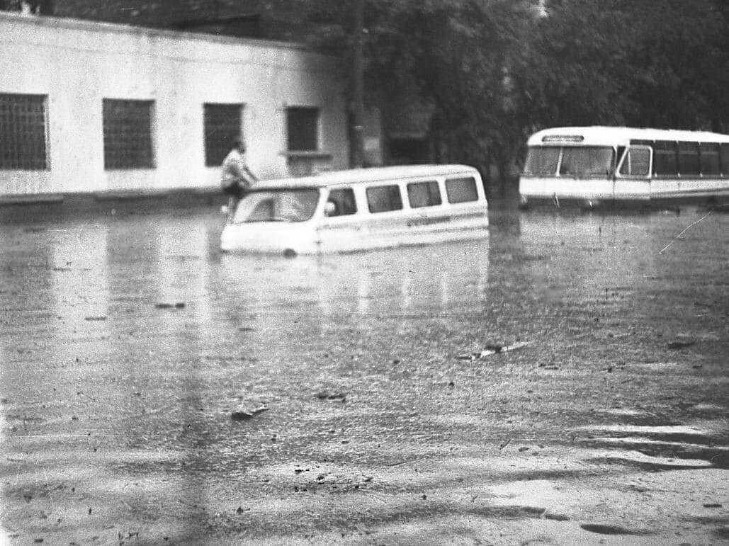 Затопило десятки вулиць
