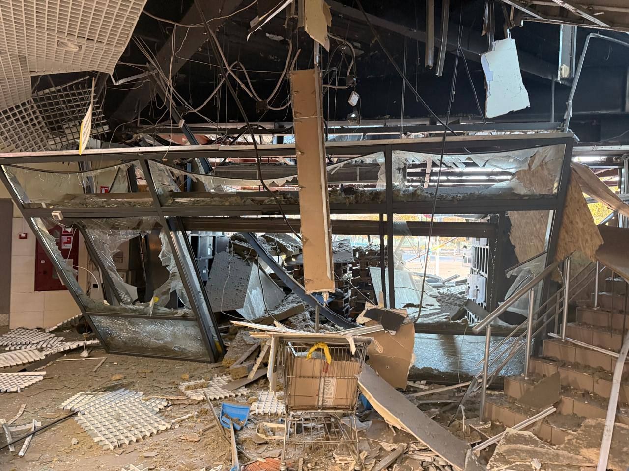 Понад 20 атак: росіяни били по трьох районах Дніпропетровщини