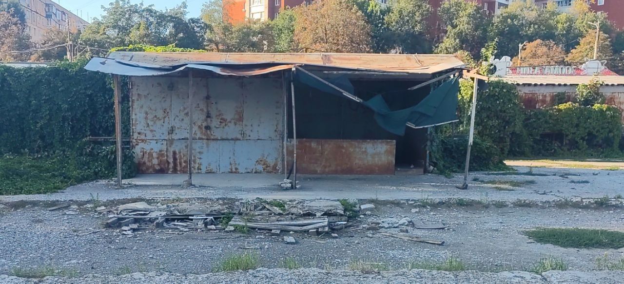 Залишились лише іржаві конструкції