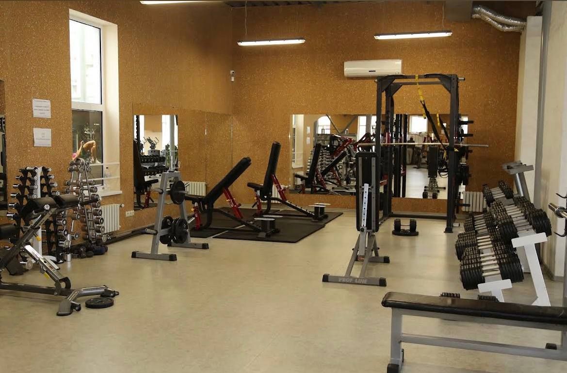 8 Фітнес-клуб «FitZone»