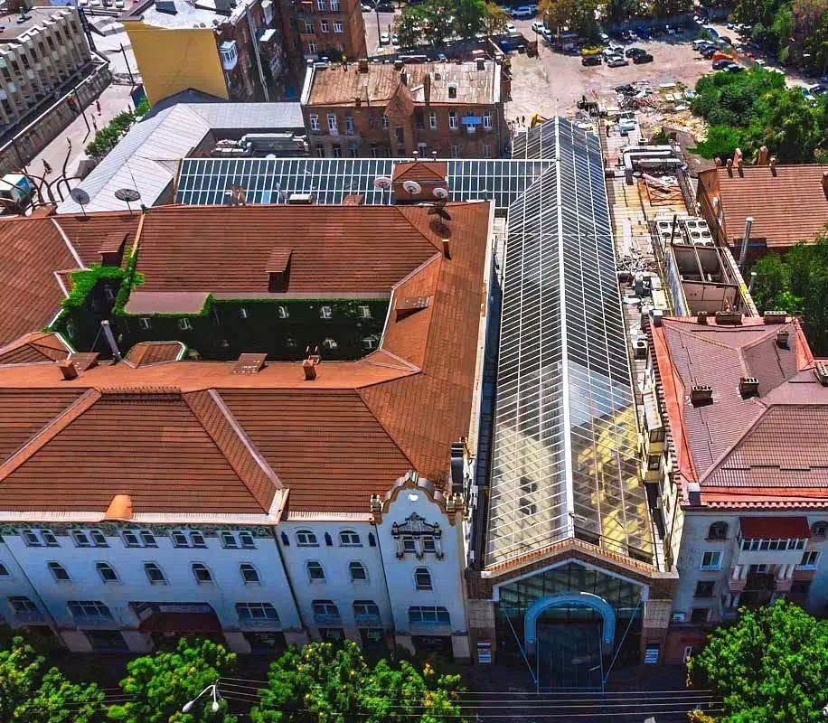 ТЦ розташовувався поруч з готелем "Україна"