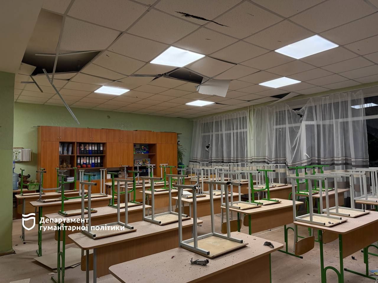 У Дніпрі показали фото пошкоджених після атаки шкіл: вибито понад сотню вікон