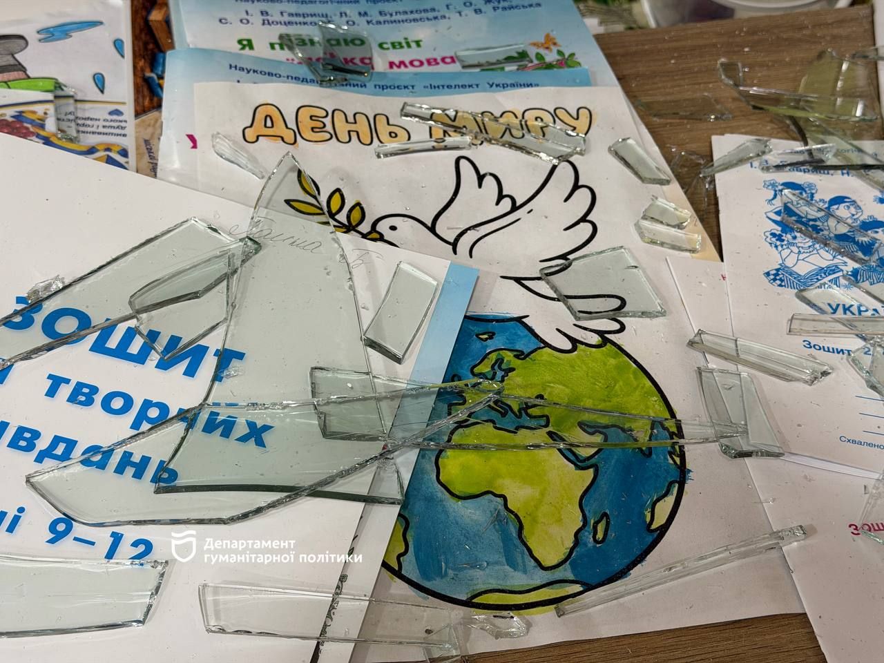 У Дніпрі показали фото пошкоджених після атаки шкіл: вибито понад сотню вікон