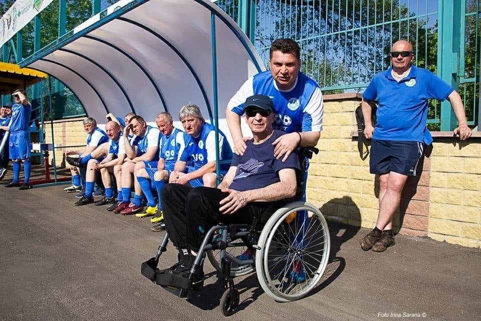 Новости Днепра про Ему было 58: умер вратарь ФК "Днепр" Олег Емец