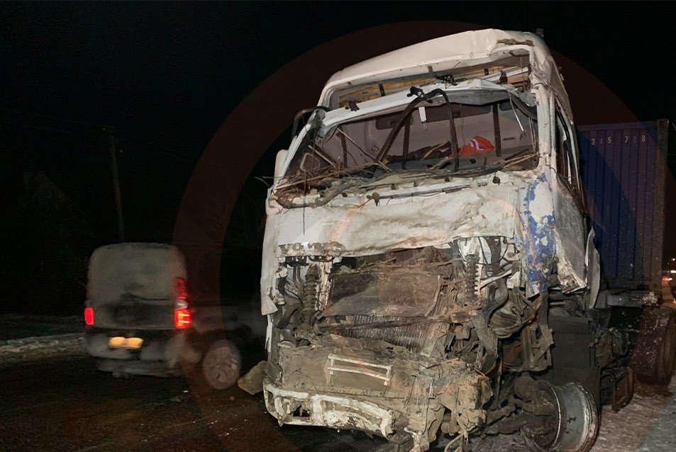 Новости Днепра про Фура вылетела с трассы и снесла дом: что произошло под Днепром