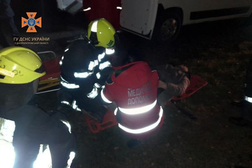Новости Днепра про В Кривом Роге спасатели помогли женщине, которая упала в яму