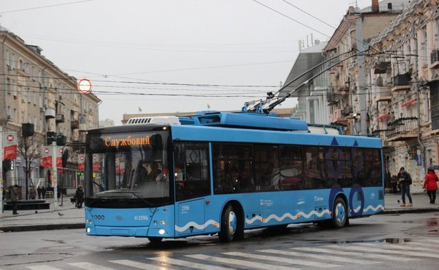 У Дніпрі 25 вересня деякі автобуси та тролейбуси, які курсують через центр, тимчасово змінять маршрут