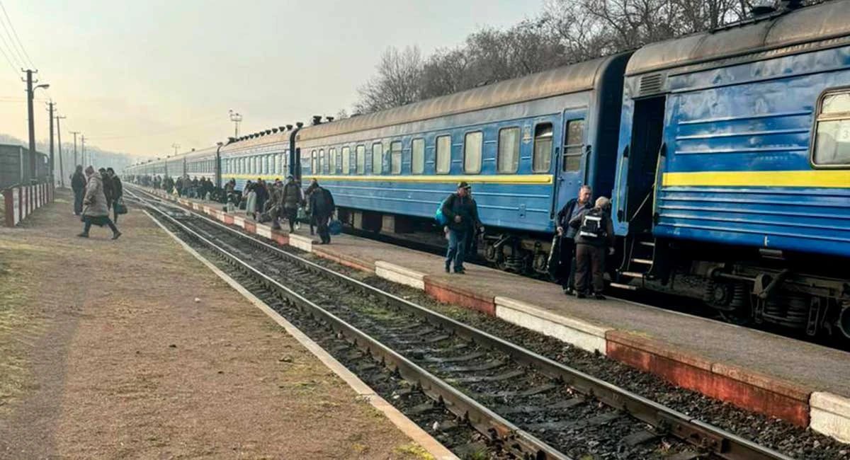 На Дніпропетровщині відмінили приміський поїзд, який їхав до Херсонщини