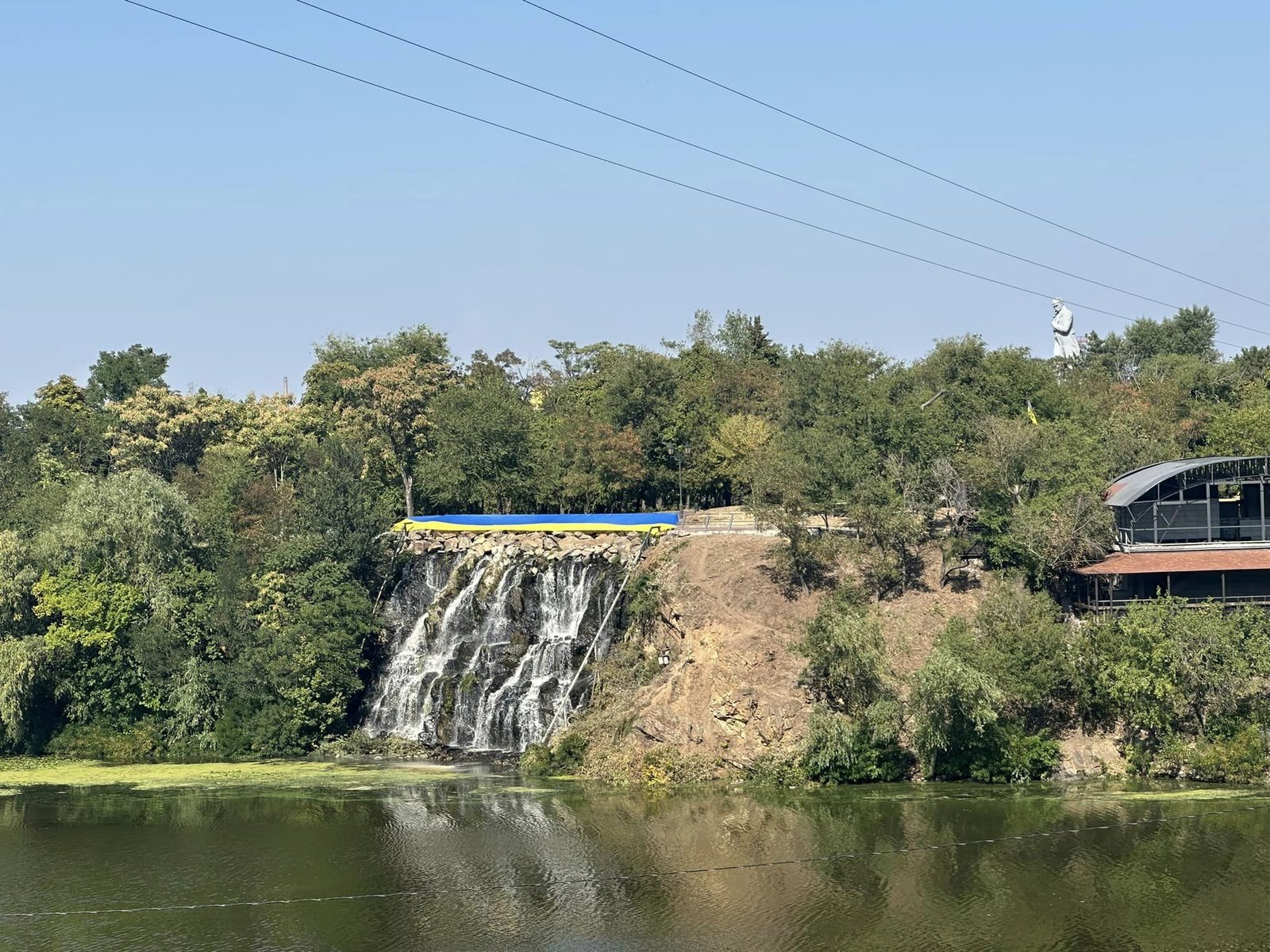 Водоспад в Дніпрі 