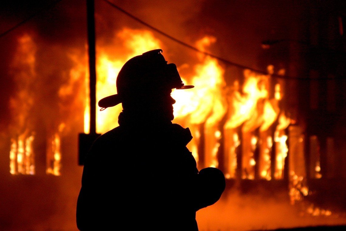 На Дніпропетровщині на пожежах загинуло 5 людей, з них одна дитина