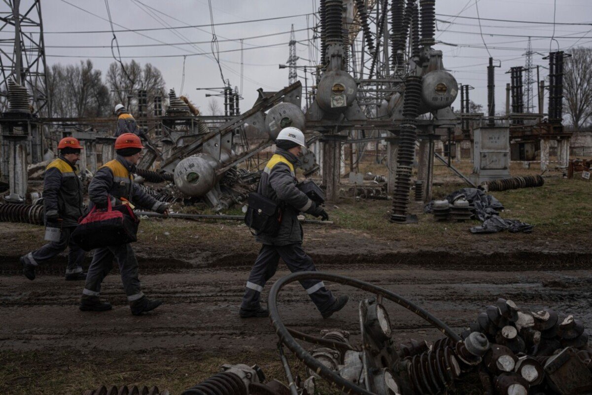 На Дніпропетровщині ввели екстрені відключення світла 