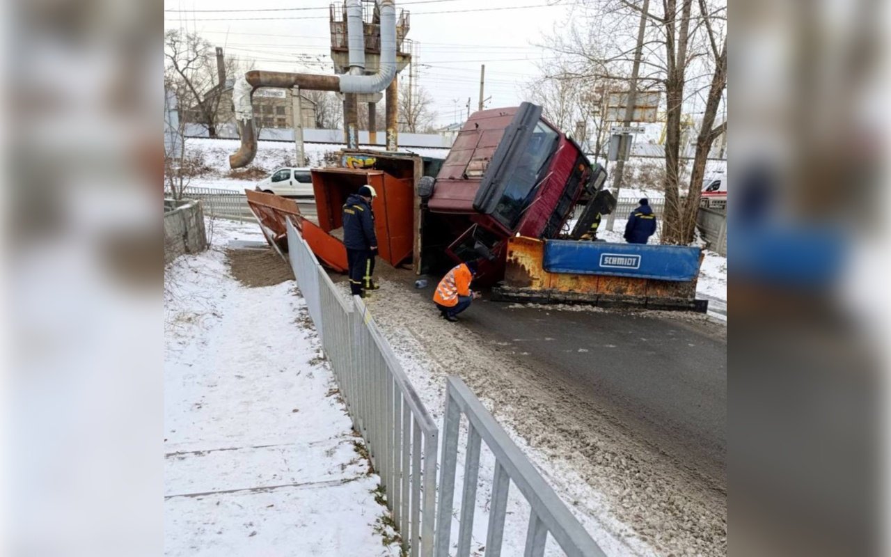 Перекинута машина