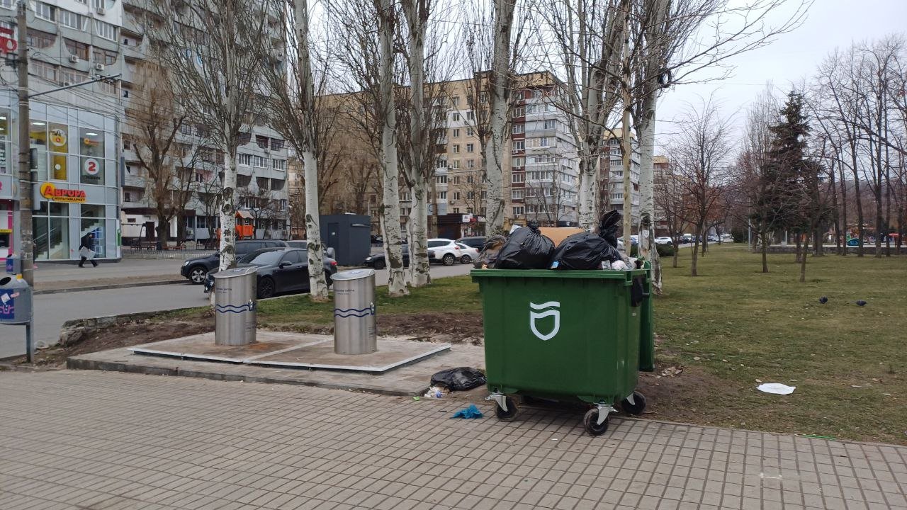 Мусорные баки в Днепре