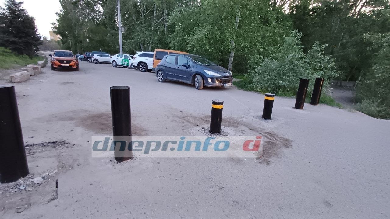 Боларди при заїзді на косу Перемоги