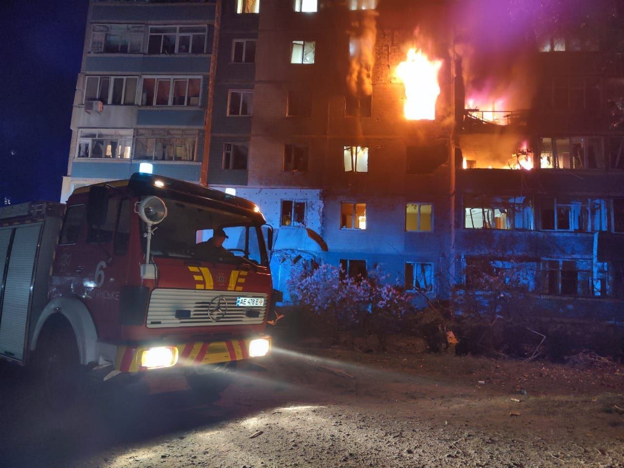 Пожежа в Кам'янському після атаки дронів 26 квітня