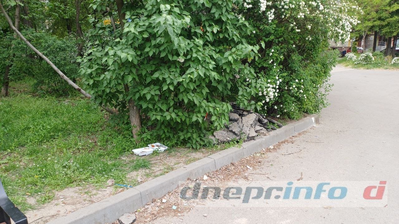 Ланч-бокс с едой на проспекте Героев в Днепре