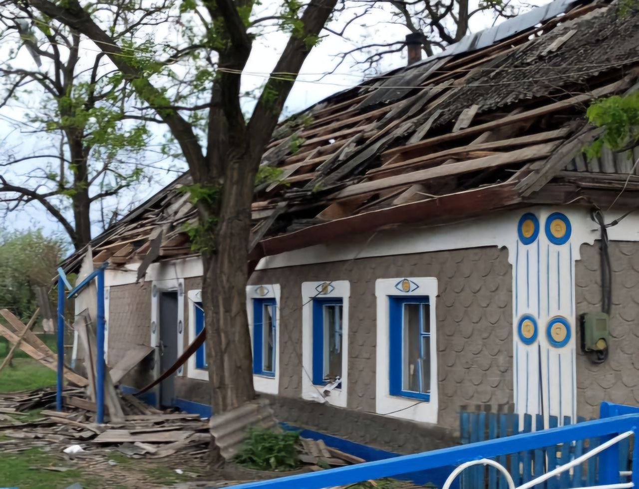 Оккупанты нанесли удар по Днепропетровщине: раненая женщина, поврежденные дома