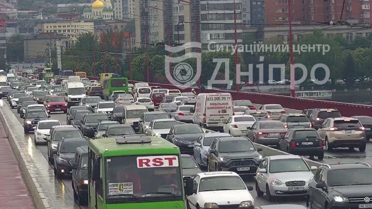 photo_2025-05-09_18-26-42 ДТП на Новом мосту в Днепре