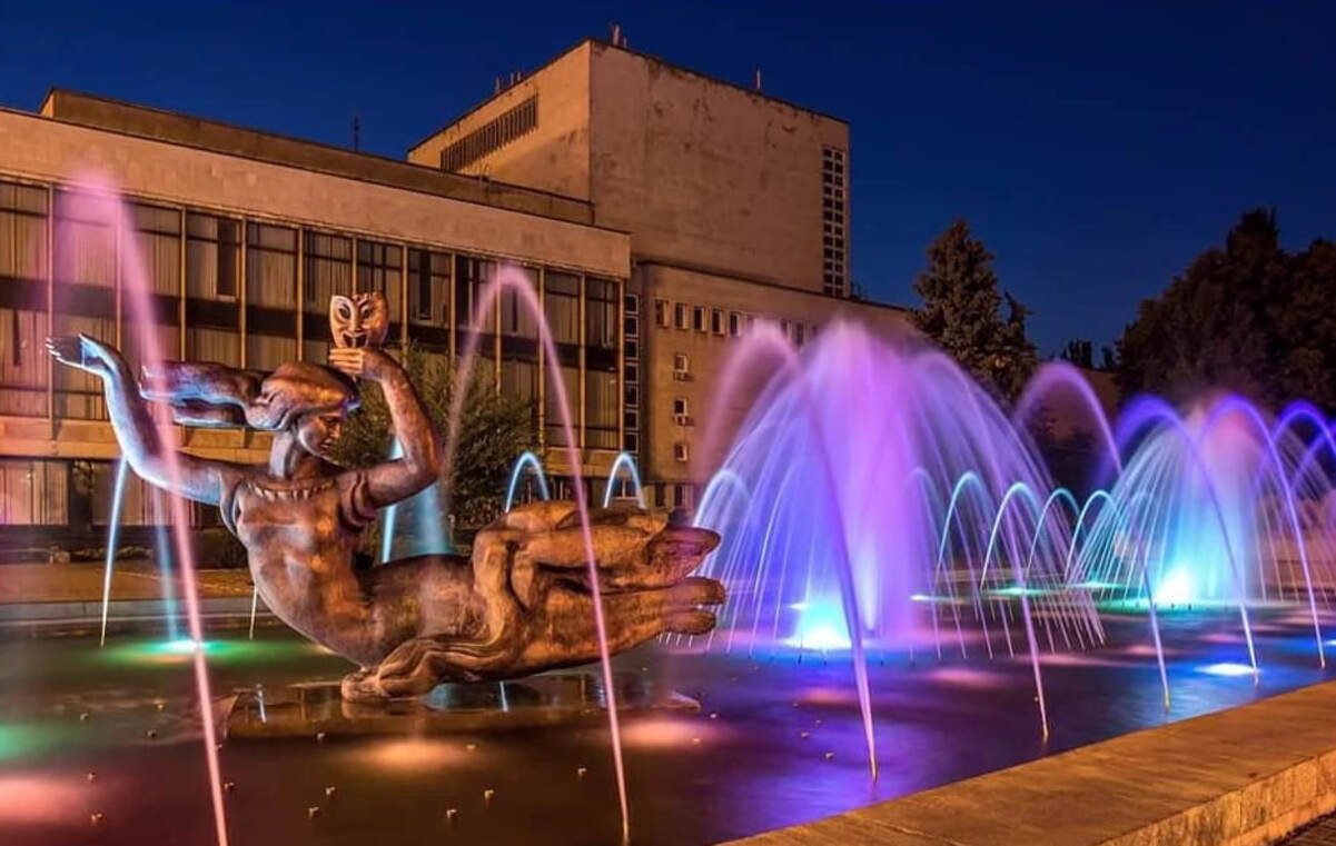 В Днепре искали взрывчатку в оперном театре: что известно