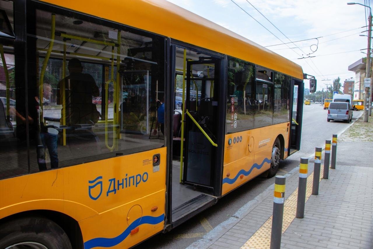Автобус у Дніпрі