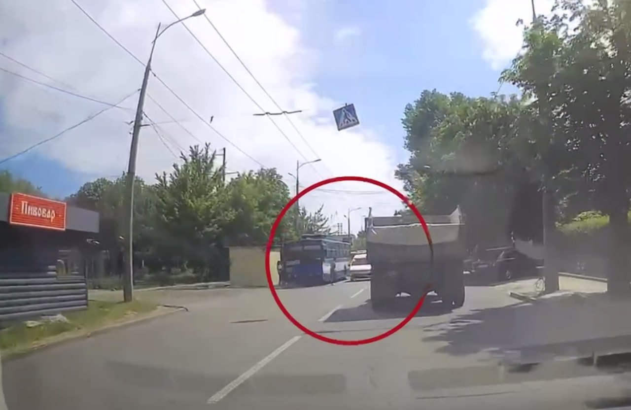 Момент ДТП у Дніпрі