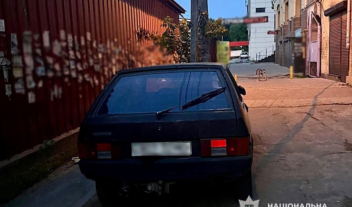 Автомобіль, який викрали в Дніпрі