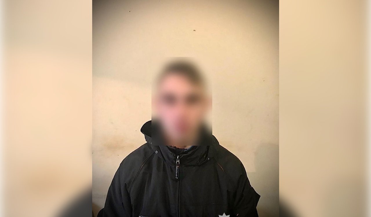 1 (17) Задержанный мужчина