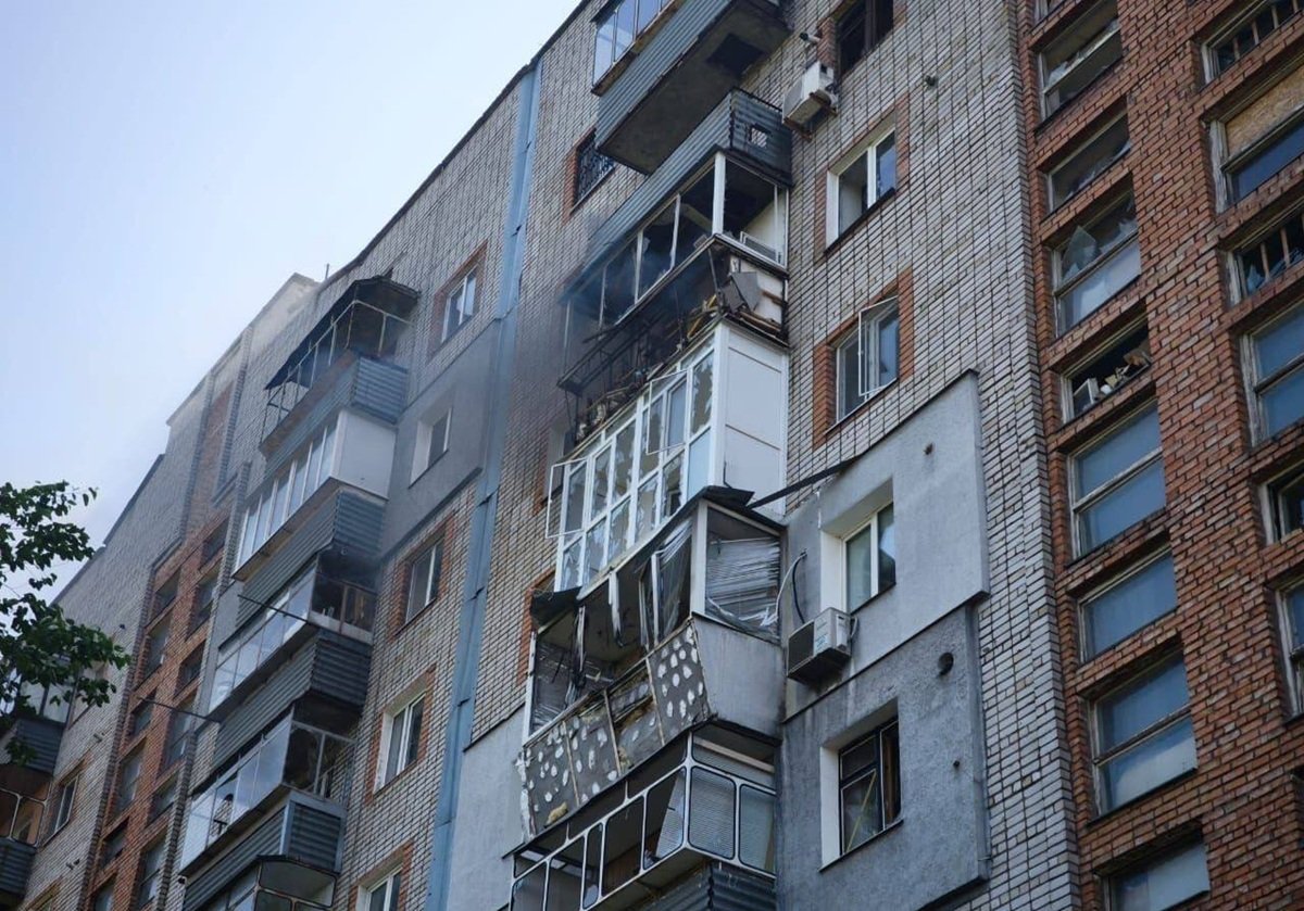Нікополь Руйнування будинків на Нікопольщині після обстрілів російською артилерією та БПЛА.