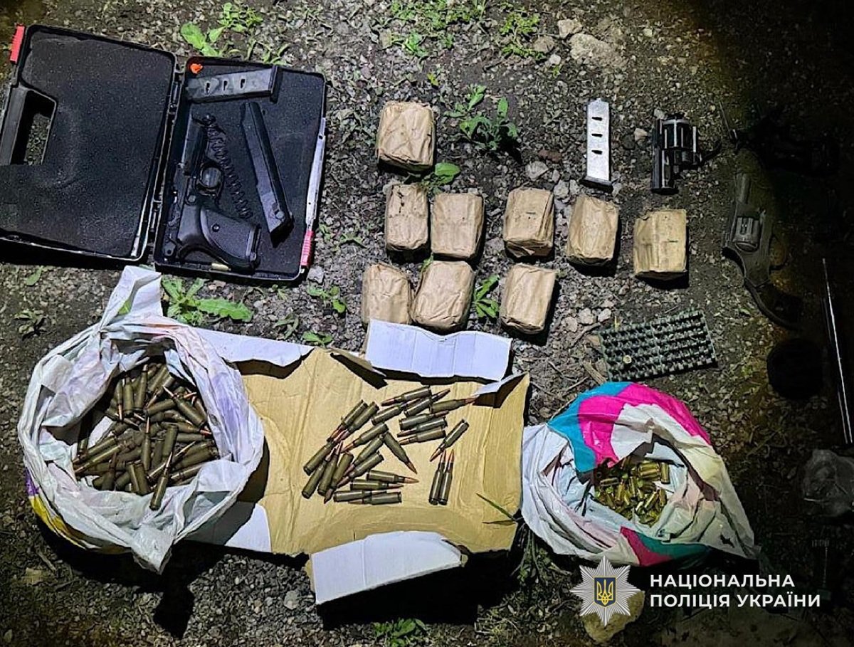 Поліція Кривого Рогу затримала підозрюваних у нападі на таксиста з Дніпропетровщини.