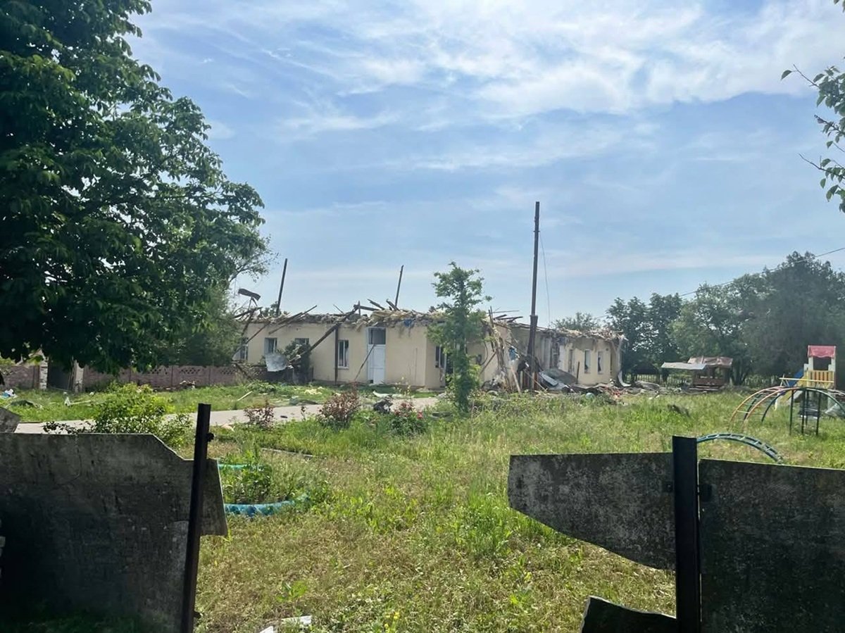 Садочок Руїни дитячого садочка у Новопавлівці після обстрілу.