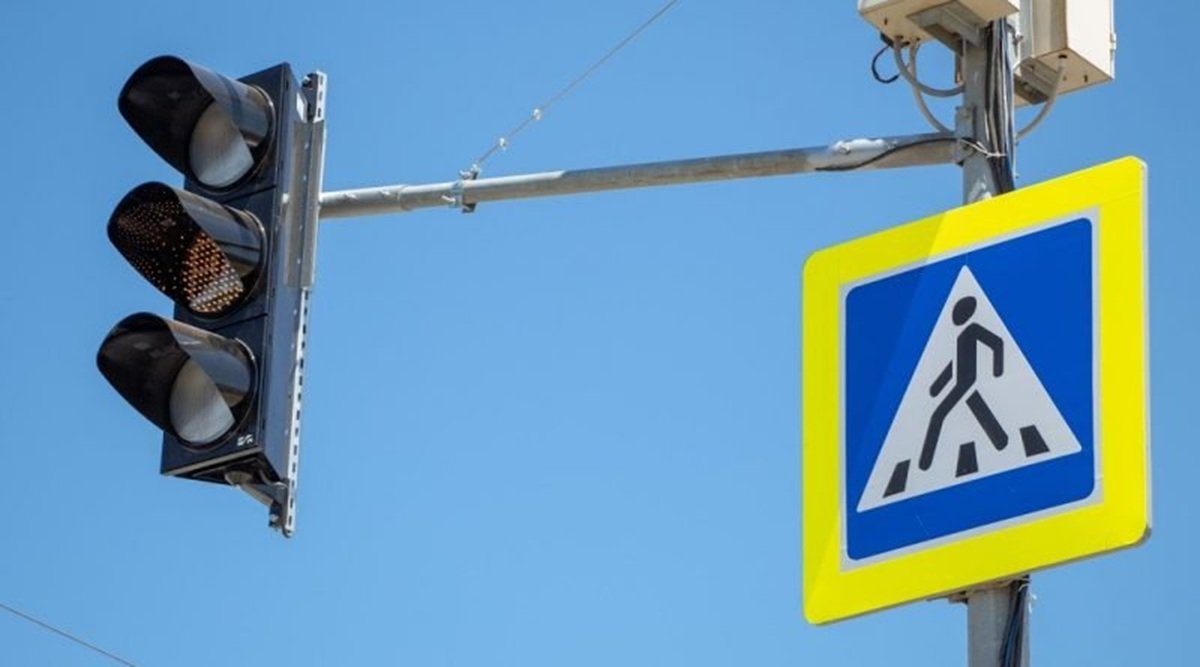 Світлофор у місті Дніпро, технічне обслуговування світлофорів у Дніпрі, тендер на обслуговування світлофорів