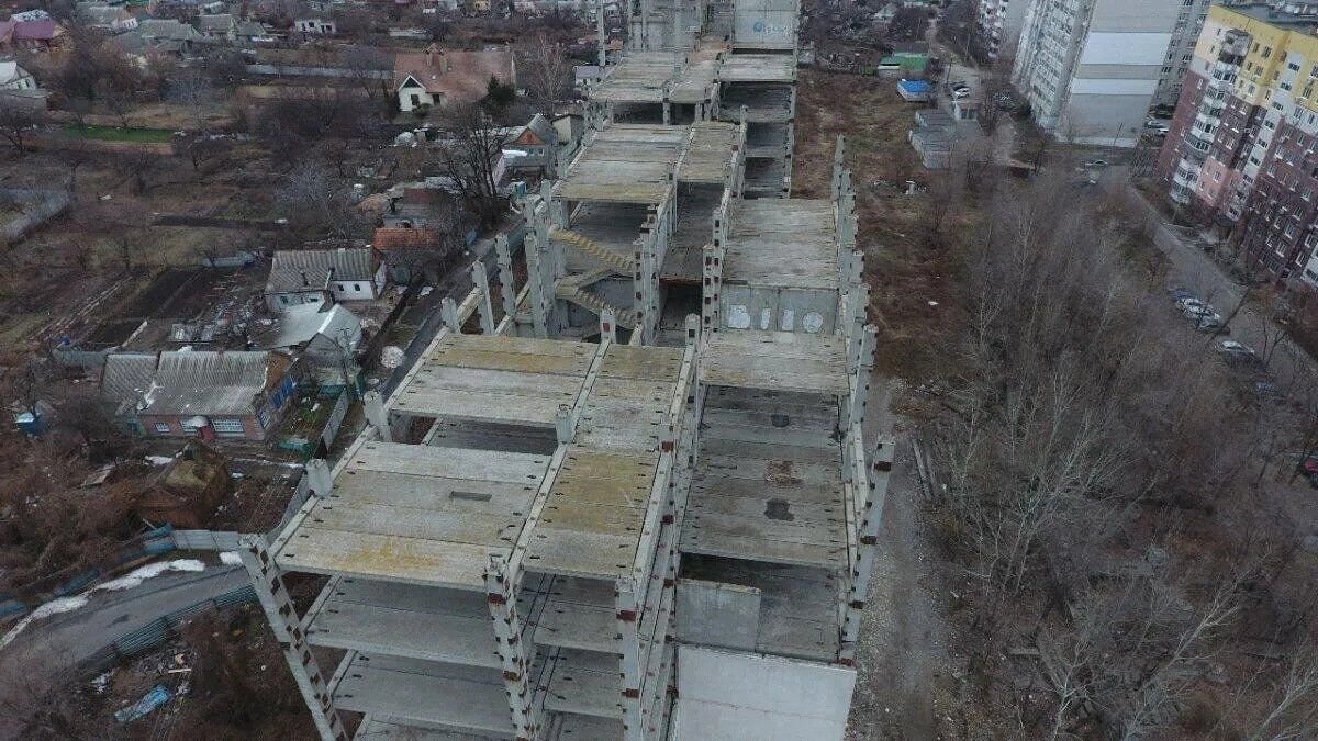 3-21 Недостроенный ЖК на улице Новогодней и бульваре Славы