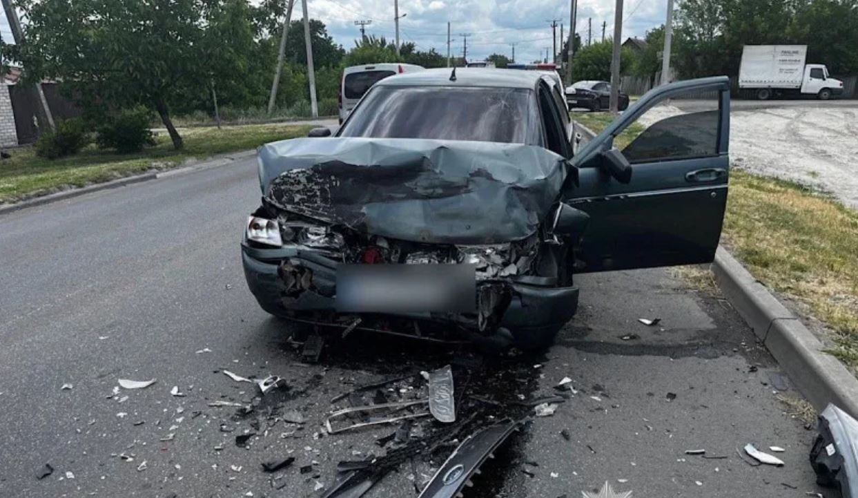 Понівечене під час ДТП авто
