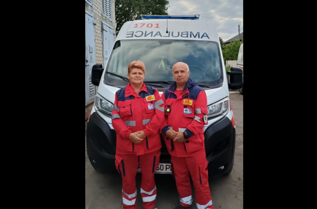 Суіцід Медики рятують жінку після спроби самогубства у Синельниковому