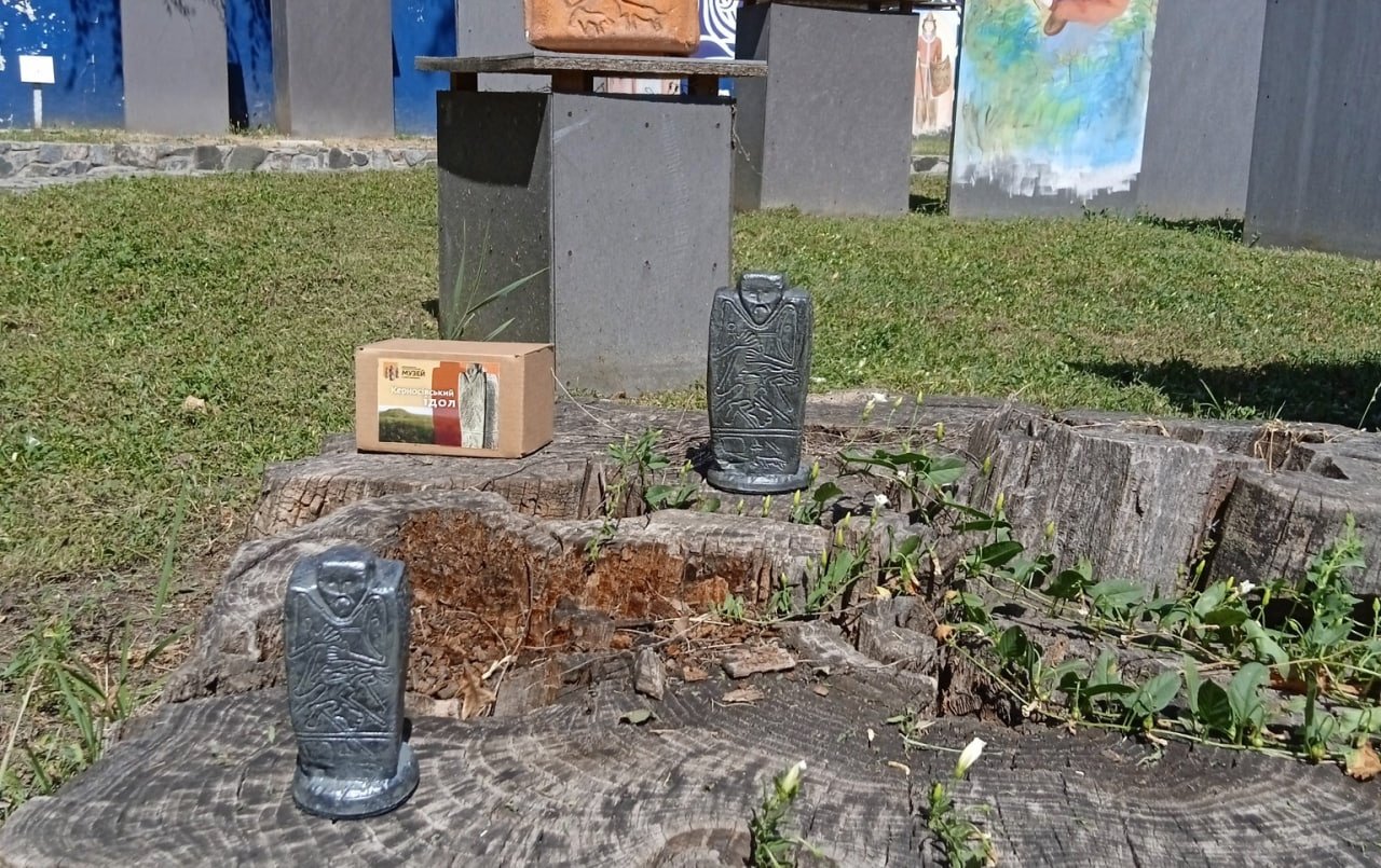 ідол Кернесовские идолы в Днепре