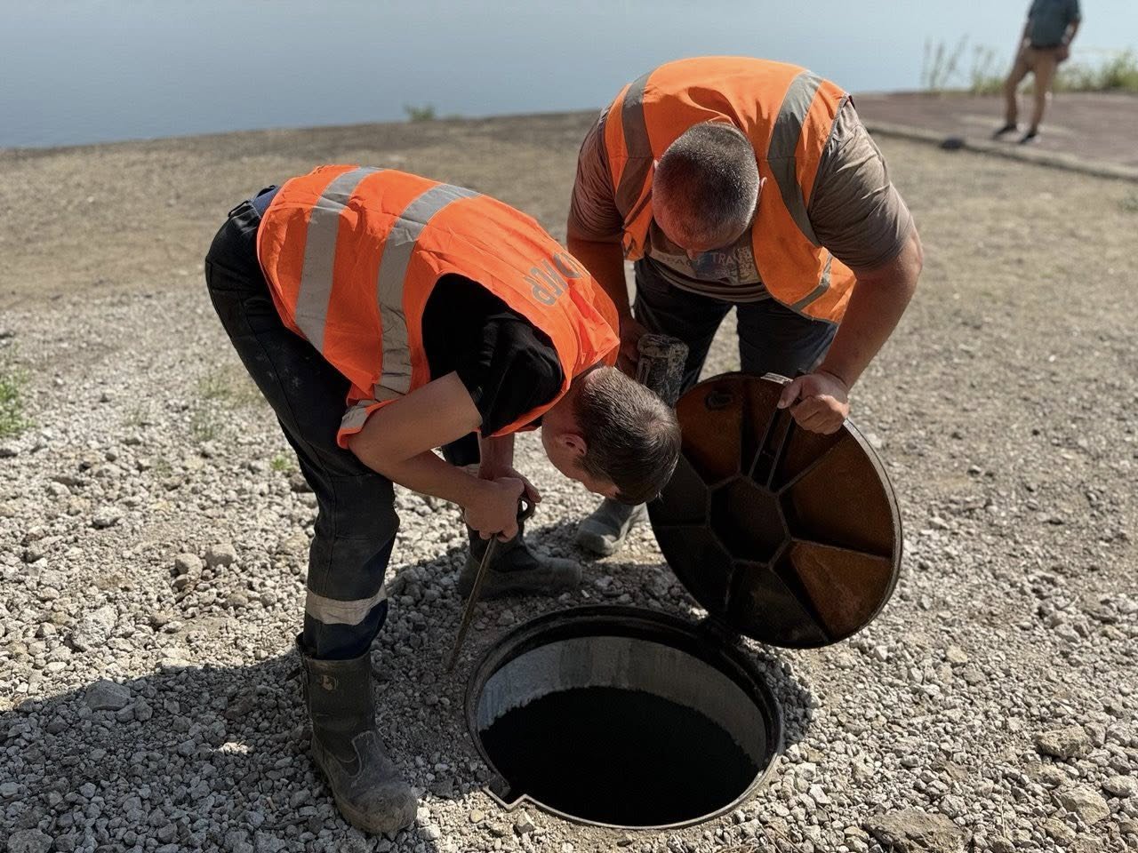 Сотрудники водоканала в Днепре