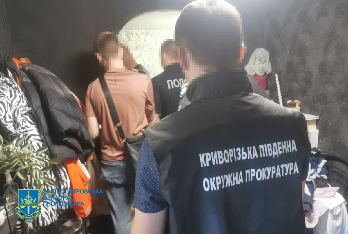 Обшук у шахрайському call-центрі Кривого Рогу: комп’ютери, телефони, готівка