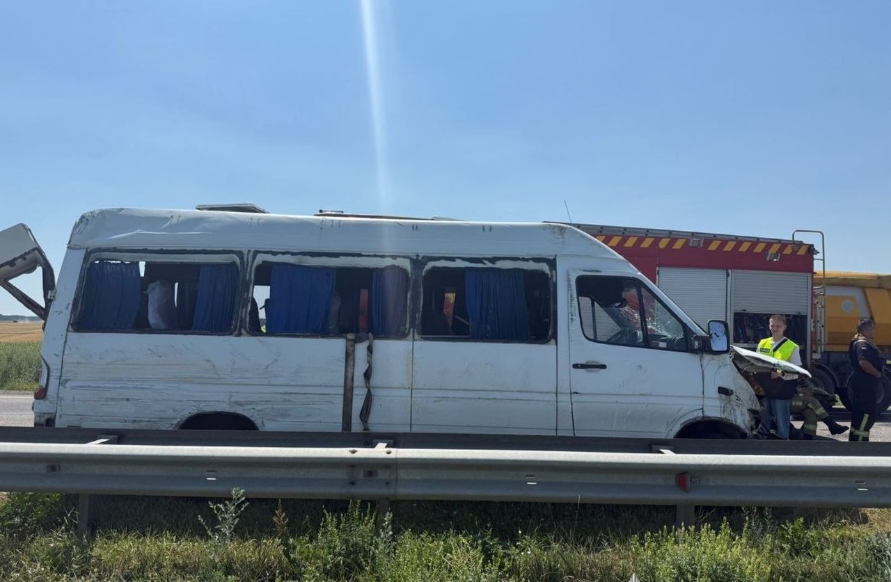 Маршрутка на месте ДТП
