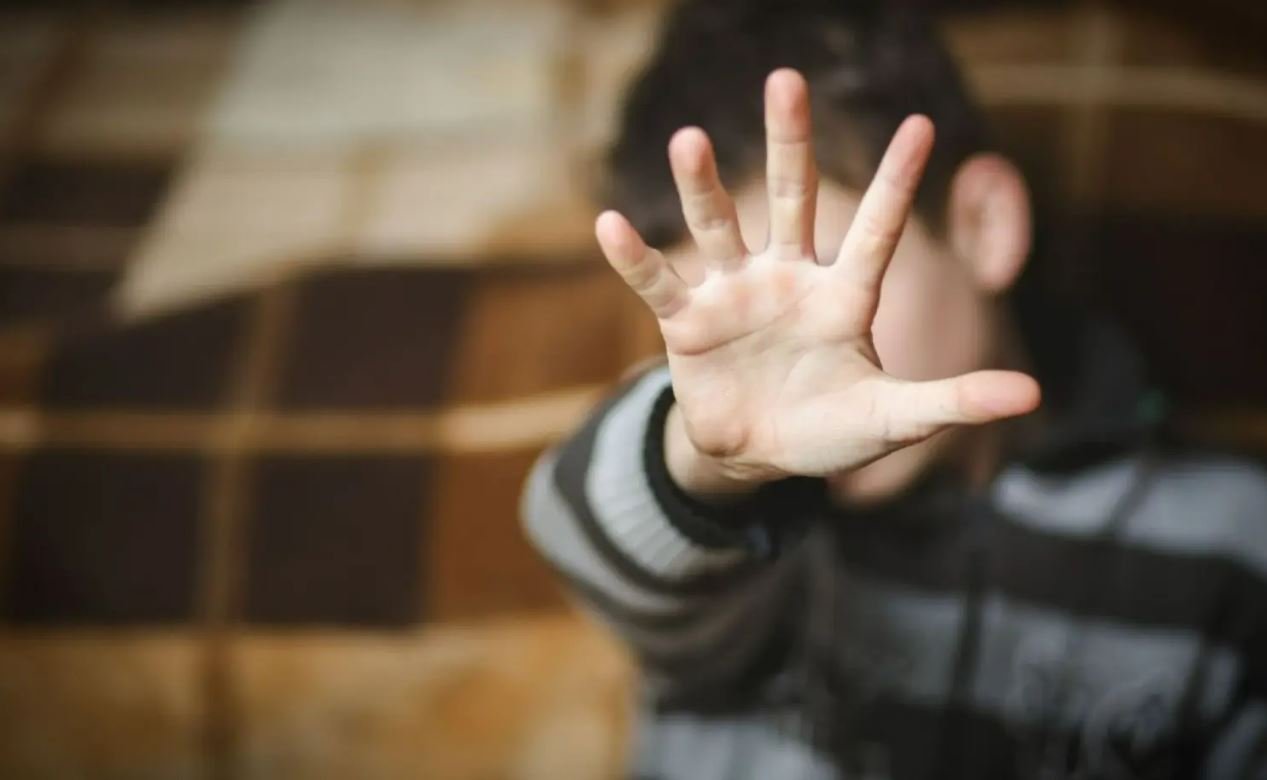 На Дніпропетровщині винесли вирок ґвалтівнику 8-річного хлопчика, який розбещував 10-річну дівчинку