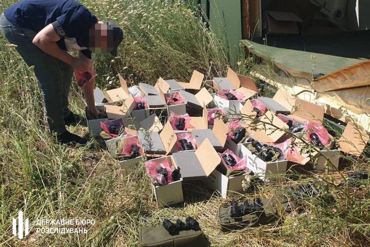 0afddd1a2b8cb0d3 (1) Сховали у смітті: на Дніпропетровщині офіцер “списав” справних тепловізорів на 4 млн