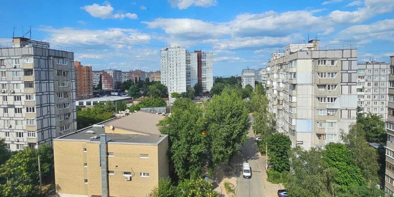 Будинки на вулиці Юрія Липи в Дніпрі